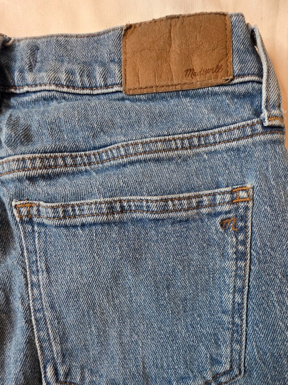 Madewell "The Perfect Vintage" Mid-Rise, Distressed Women's Jean, Size 25 - Picture 4 of 11